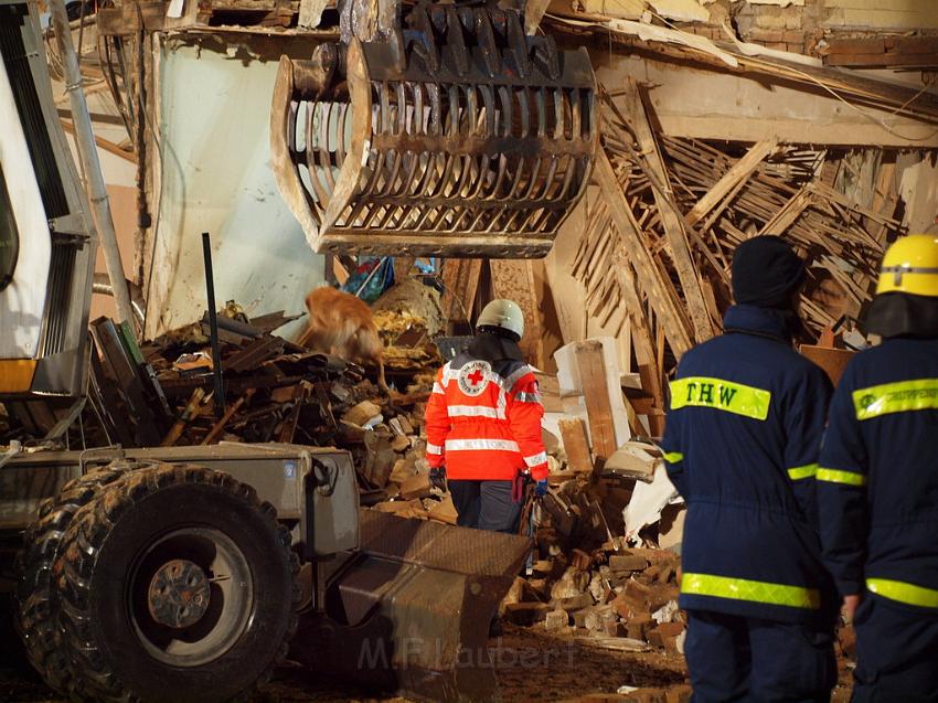 Hausexplosion Bruehl bei Koeln Pingsdorferstr P316.JPG